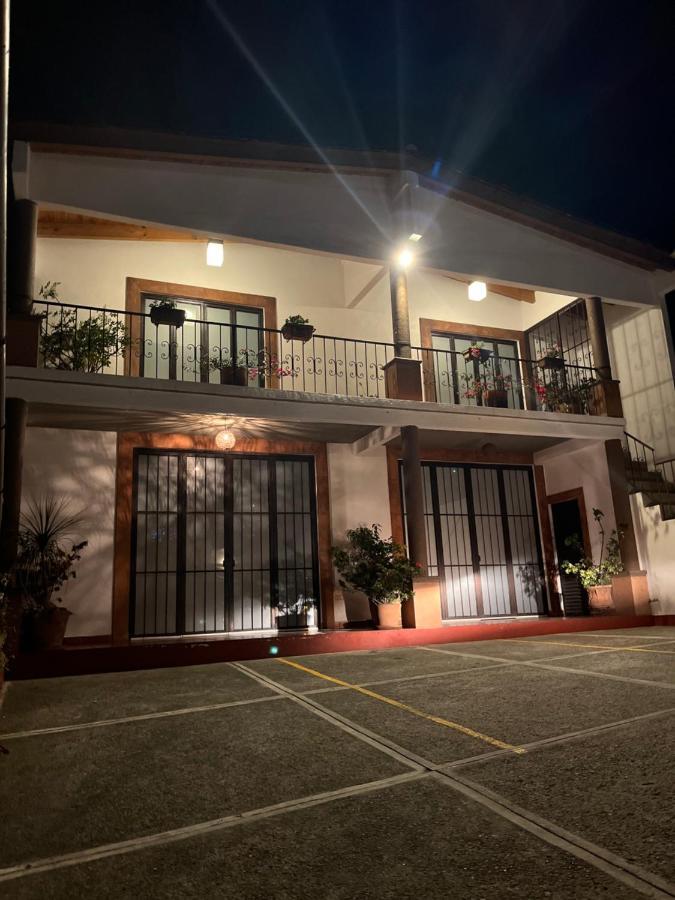 Betos Departamentos Apartment Valle de Bravo Exterior photo